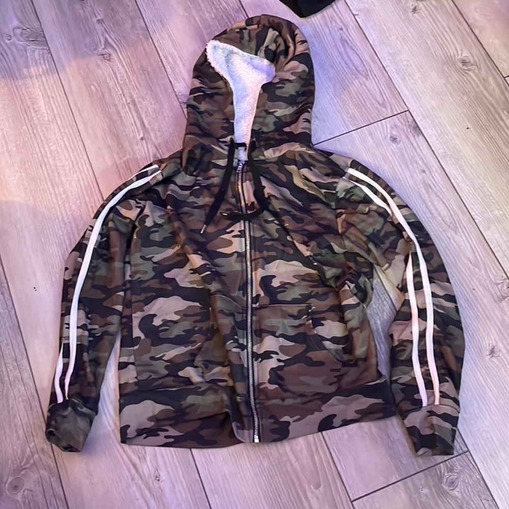 Camo Zip-up Hoodie